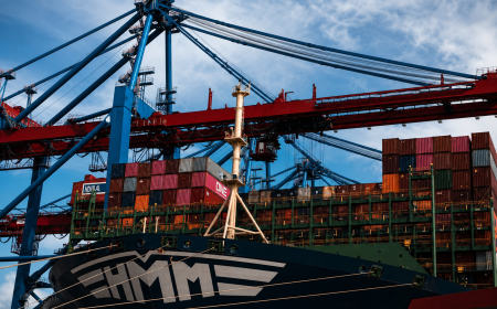 Port container